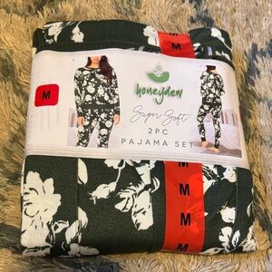 Honeydew super soft pajama set